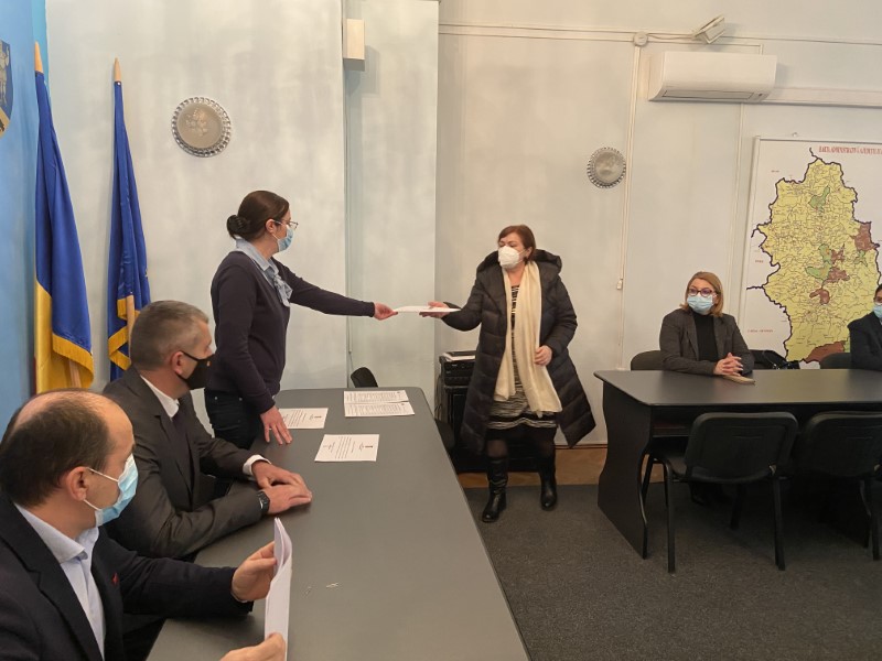 8 (din 9) parlamentari si-au au ridicat tidula / Cristian Resmerita nu si-a ridicat certificatul de senator