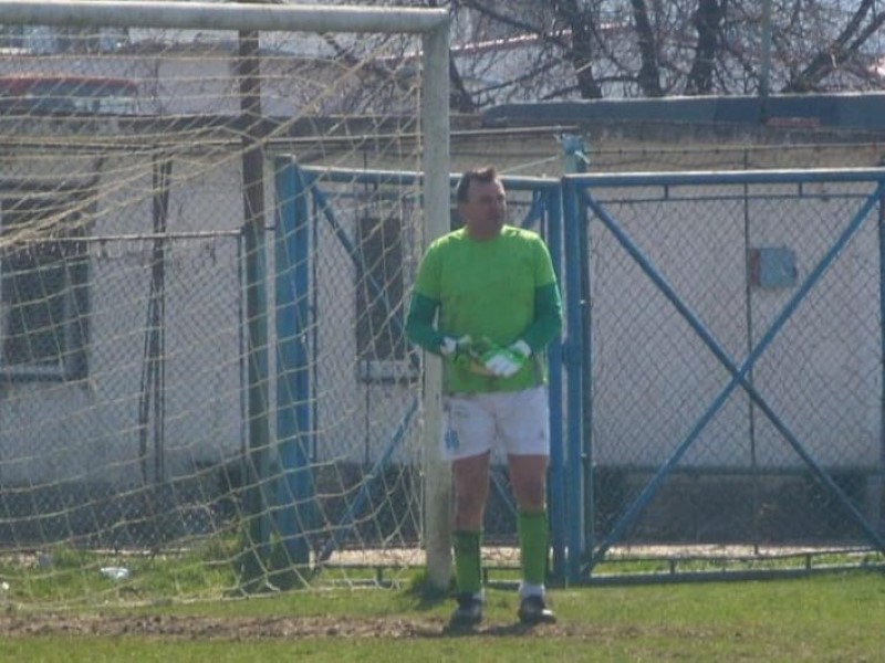 Manusa de aur a Uricaniul, mana dreapta a preotului, / Vrea sa se retraga la 53 de ani