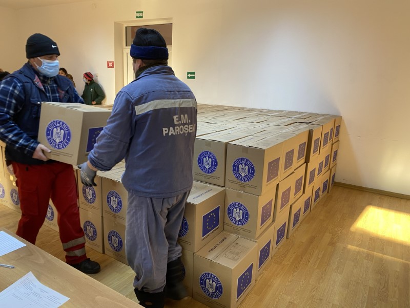 Prin grija prefectului Marian / Se distribui a doua transa de alimente POAD