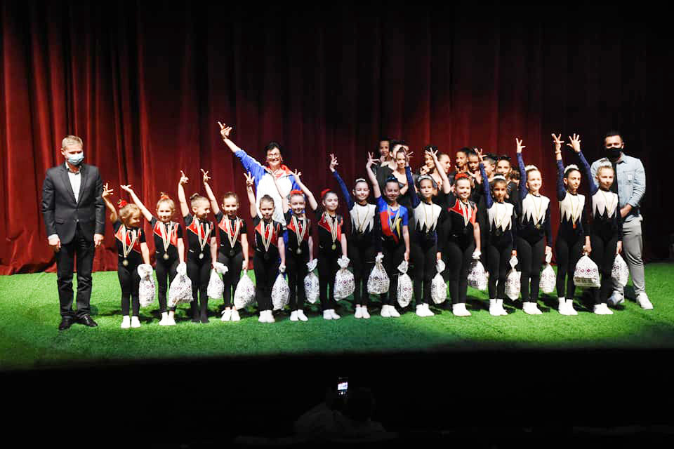 La Petrosani / Campionii la gimnastica aerobica de la Clubul Copiilor - premiati