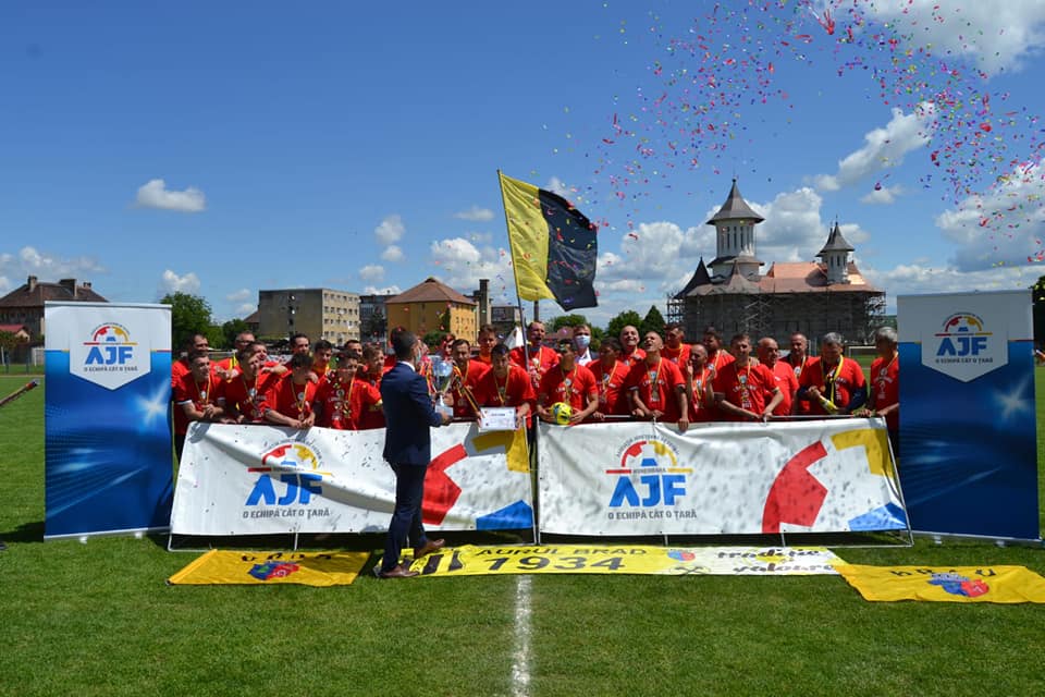 Fotbal. Faza judeteana / Aurul Brad - noua castigatoare