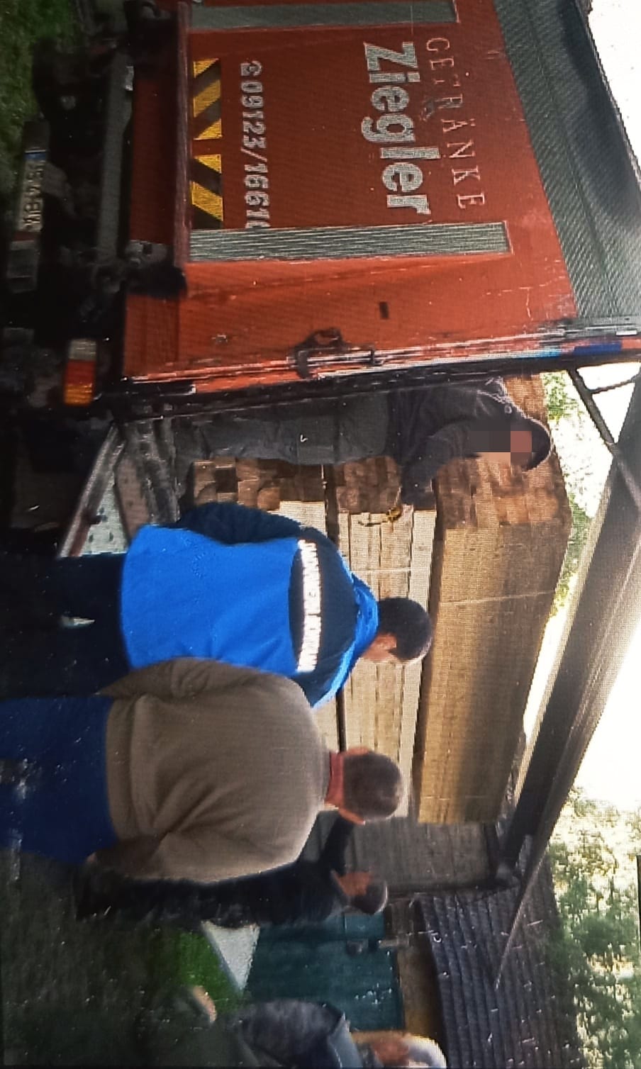 Un nou transport ilegal de material lemnos surprins de jandarmii hunedoreni