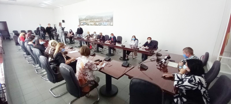 Petrosani / Intalnirea primarului cu directorii de scoli