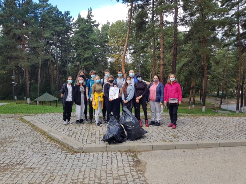 De „Ziua Curateniei Nationale”, din zeci de mii de cetateni ai urbei Petrosaniului, / Doar 500 de voluntari au raspuns prezent!