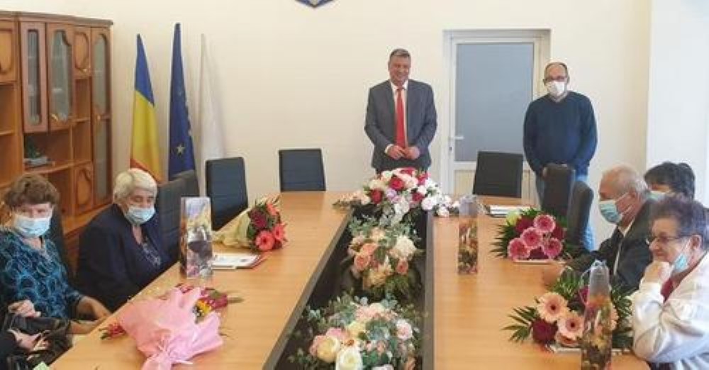 Cu ocazia Zilei Persoanelor Varstnice / Cinci „cupluri de aur” premiate la Lupeni