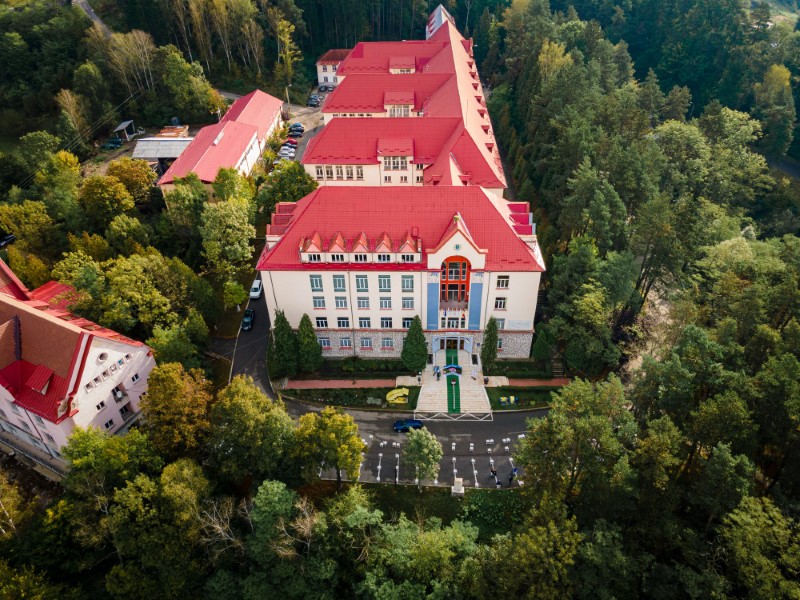Universitatea din Petrosani / A dat liber la noul an universitar