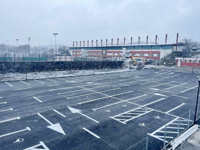 Petrosani / La noua baza sportiva - gata si parcarea
