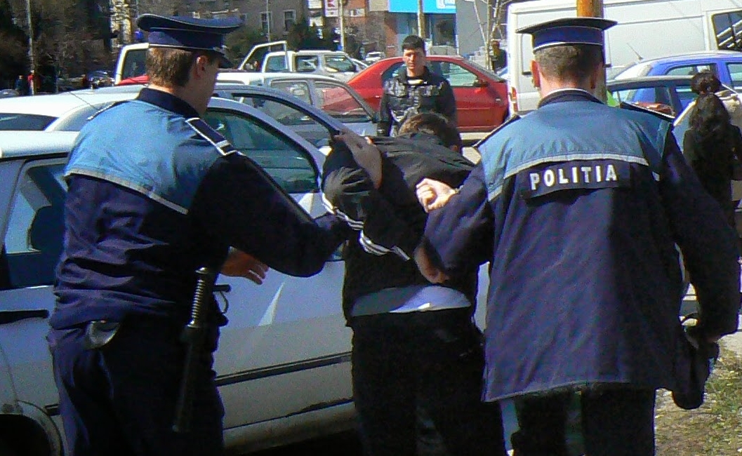 Lupeni / Tanar de 29 de ani banuit de politisti pentru o fapta de talharie asupra unei batrane!