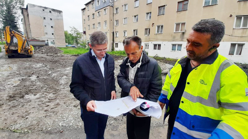 „Oferta” de primavara a primariei Petrosani: Curatenie de primavara, amenajari de noi parcari si de locuri de joaca, reabilitari si modernizari de drumuri
