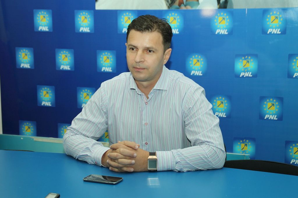 A marturisit, dar nu va face nici macar o zi de puscarie! / Liberalul Balint, consilierul senatorului Poteca, a pretins si primit o spaga de 100.000 de euro