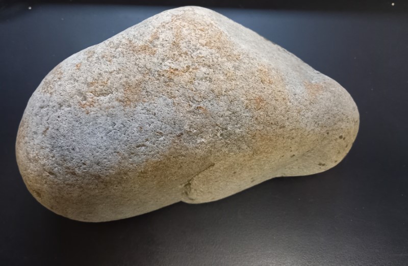 Un bulgare de granit din Geoparcul Tara Hategului, expus in Luxemburg