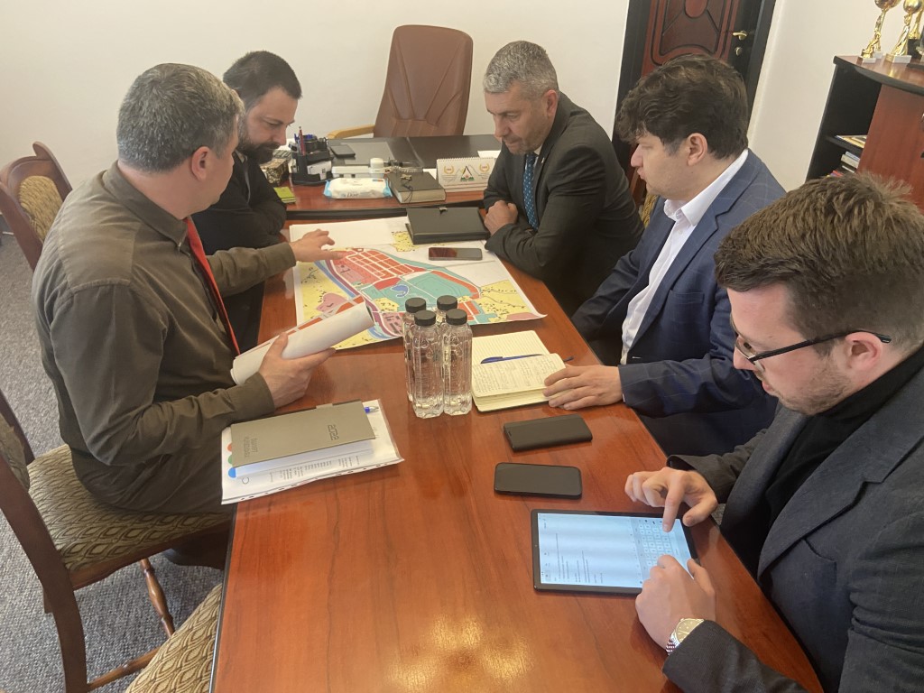 Intalniri ale conducerii Institutiei Prefectului cu primarii din Lupeni si Banita