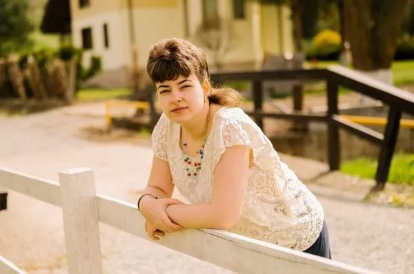 O noua fata de zece a Petrosaniului premiata de catre primarie si de consiliul local! / Eleva Emilia Slavu, castigatoarea Campionatului National „Microsoft Office Specialist”, sectiunea „Excel”, va reprezenta Romania in iulie la campionatul mondial desfasurat in California-SUA!