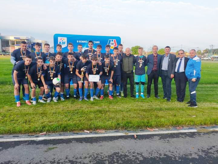 Fotbal / CSM Deva a castigat campionatul Juniorilor U17