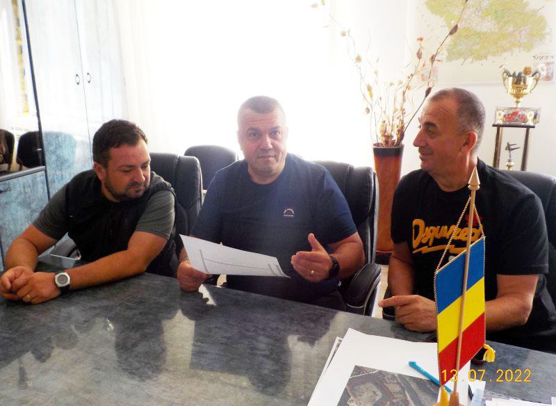 Uricani / Se asteapta un raspuns