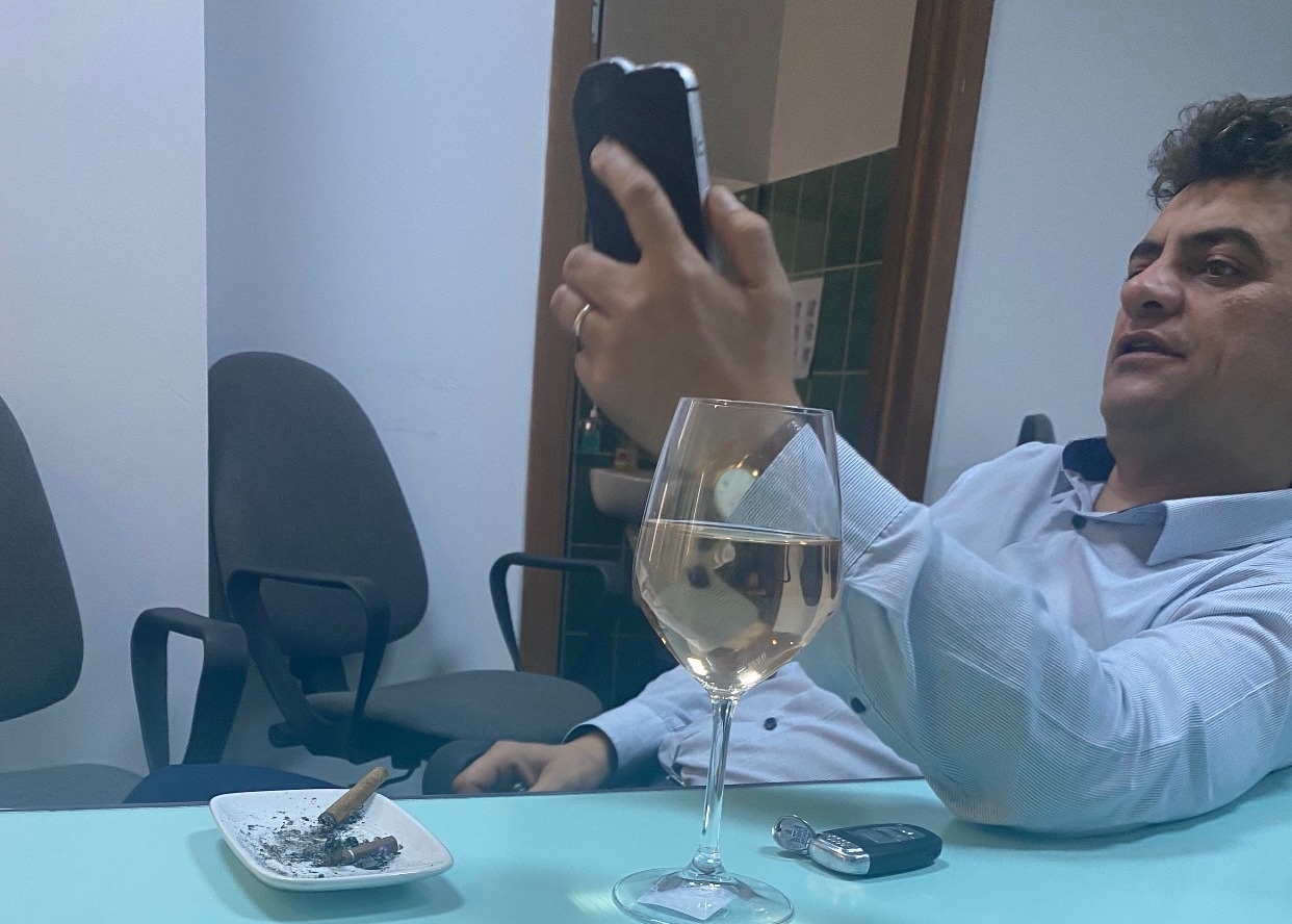 Hituri nemuritoare la Vulcan: „Si de nu muncim, macar sa bem ceva. Ramanem oameni!”