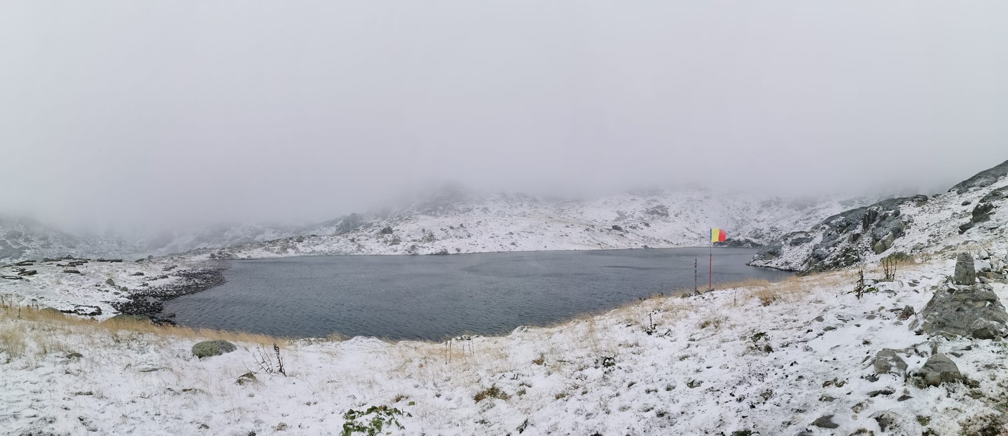 In Masivul Retezat si la Campu lui Neag / Prima ninsoare a cazut deja