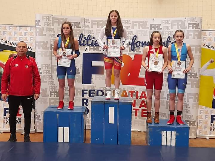 Lupte libere. Nationale U 17 / Medalii pentru petroseneni