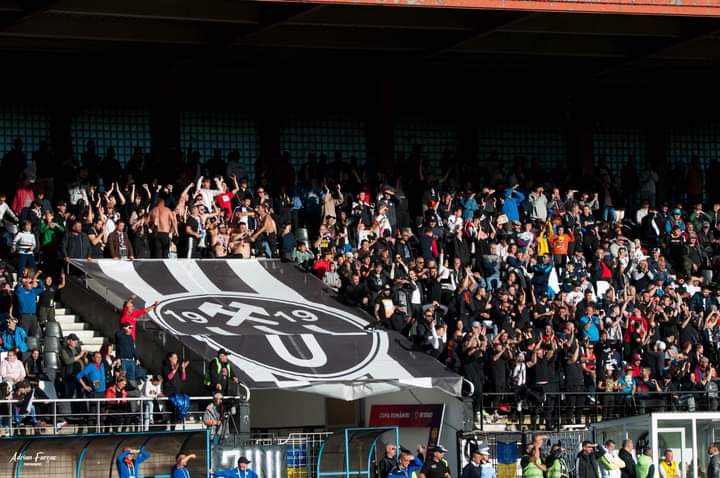 Fotbal. Liga a III-a / Jiulistii ii batura pe oltenii ai mici