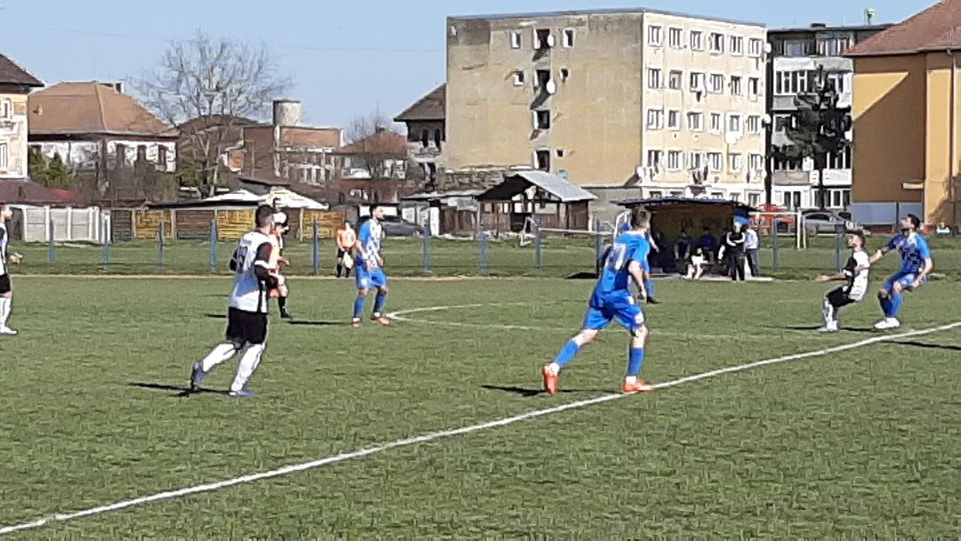 In seria Jiului, / CSM Deva - lider