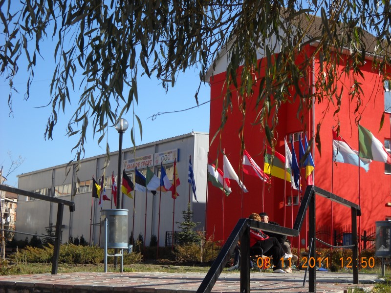 Uricani / Scoli modernizate si dotate cu aparatura de invatamant de ultima generatie
