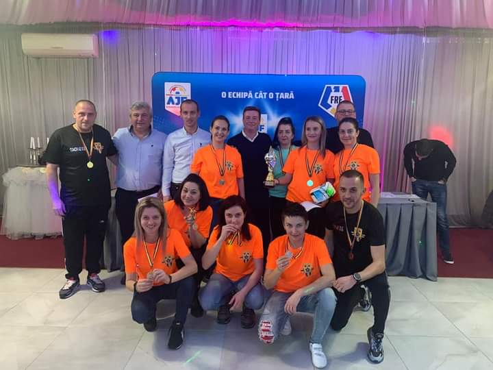 La Petrosani / Old-boys si fotbal feminin