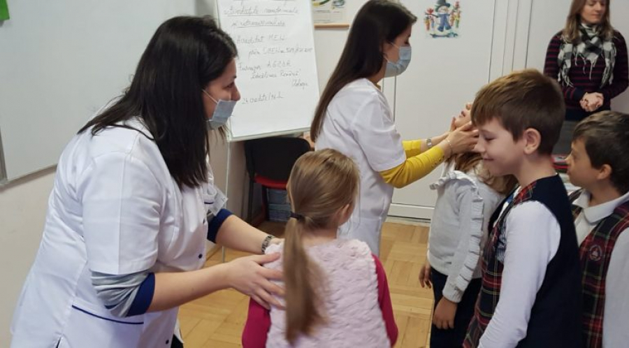 In plin sezon de gripa, / Profesorii si elevii din Vale au revenit la catedre si in banci