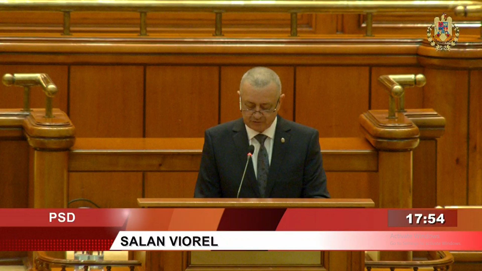 Intr-un judet care geme de probleme, / Deputatul Salan (PSD) e preocupat de pesteri si denumiri de institutii. Cum a fost pus la punct chiar de ministrul Afacerilor Interne