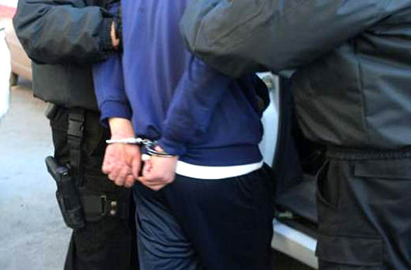 La doi pasi de Politia municipala, pe Aleea Poporului, / Un petrosenean a fost talharit si batut de 3 petrileni