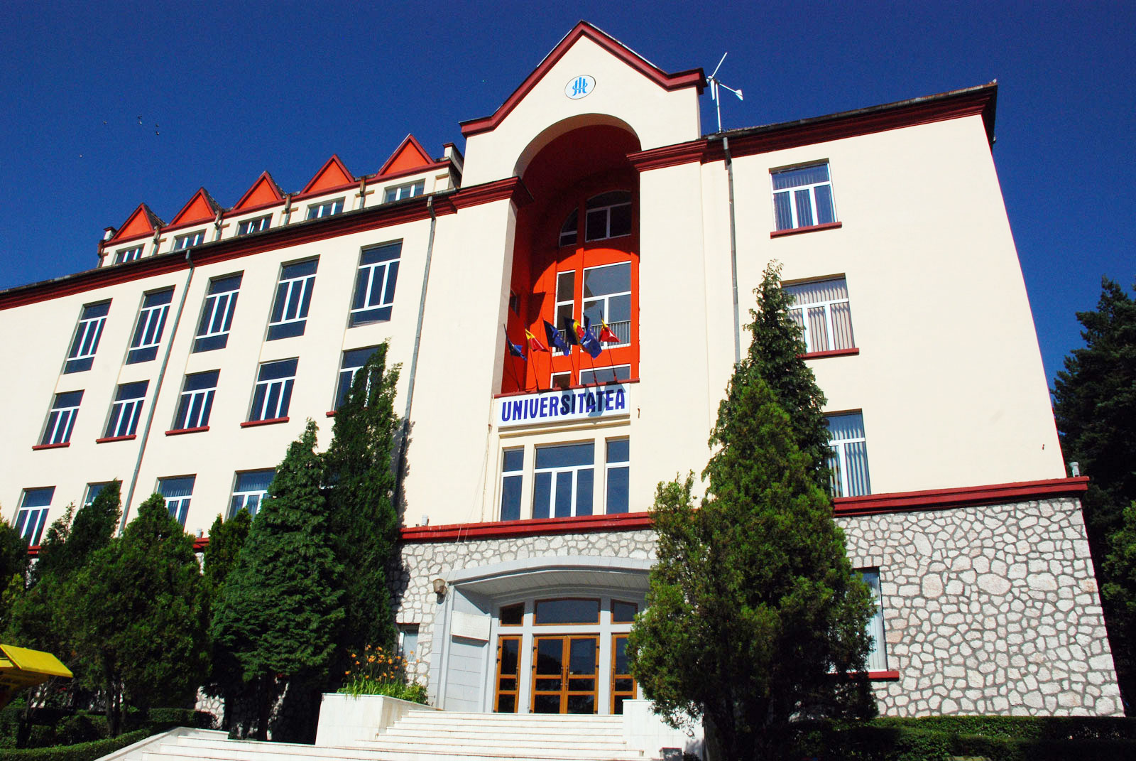 La Universitatea din Petrosani / S-a dat luni startul primei sesiuni de examene din acest an