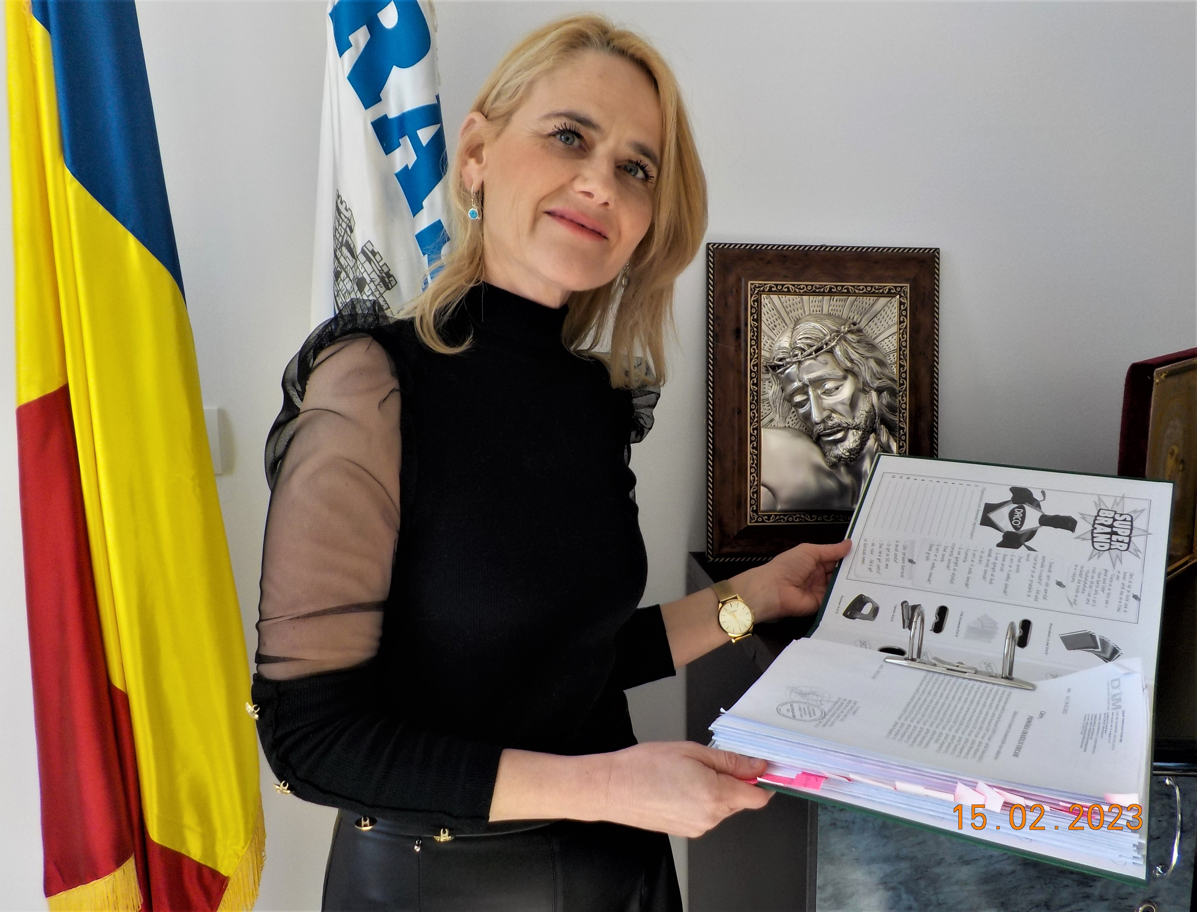Uricani / Un director de scoala intr-adevar implicat