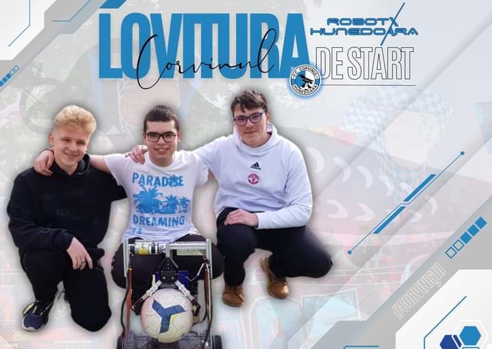 Inedit / Un robot va da lovitura de incepere la un meci de fotbal