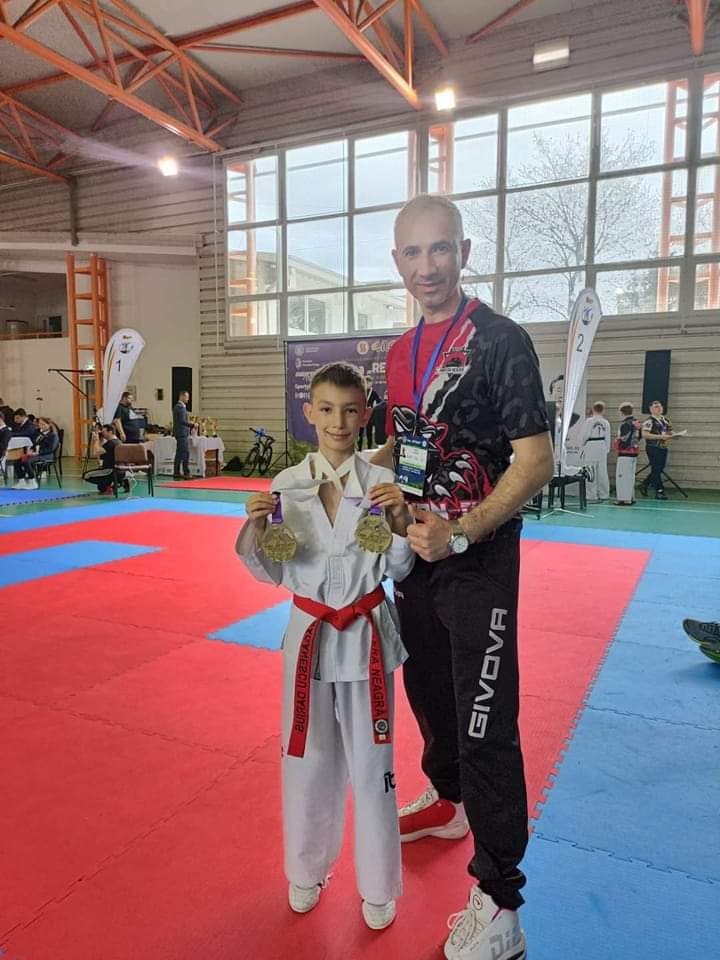 Taekwon-do / 16 medalii hategane pentru „pantere” 