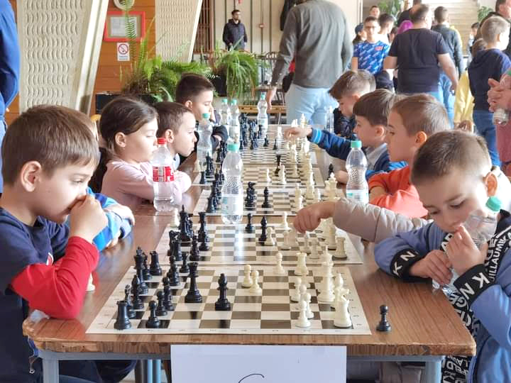 Sah. Regal cu un castigator din Vale