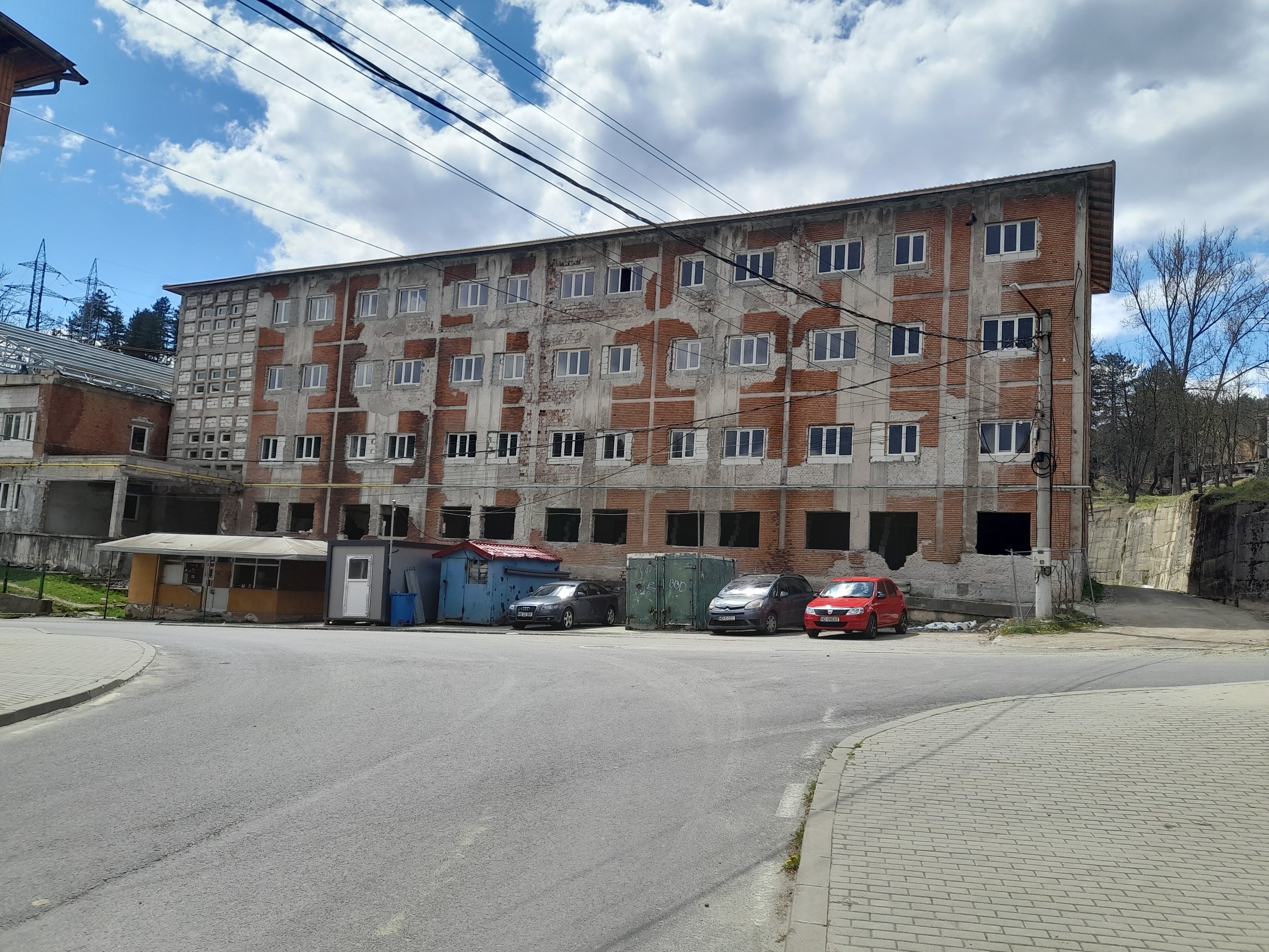 Aninoasa. Probleme la cele doua blocuri sociale