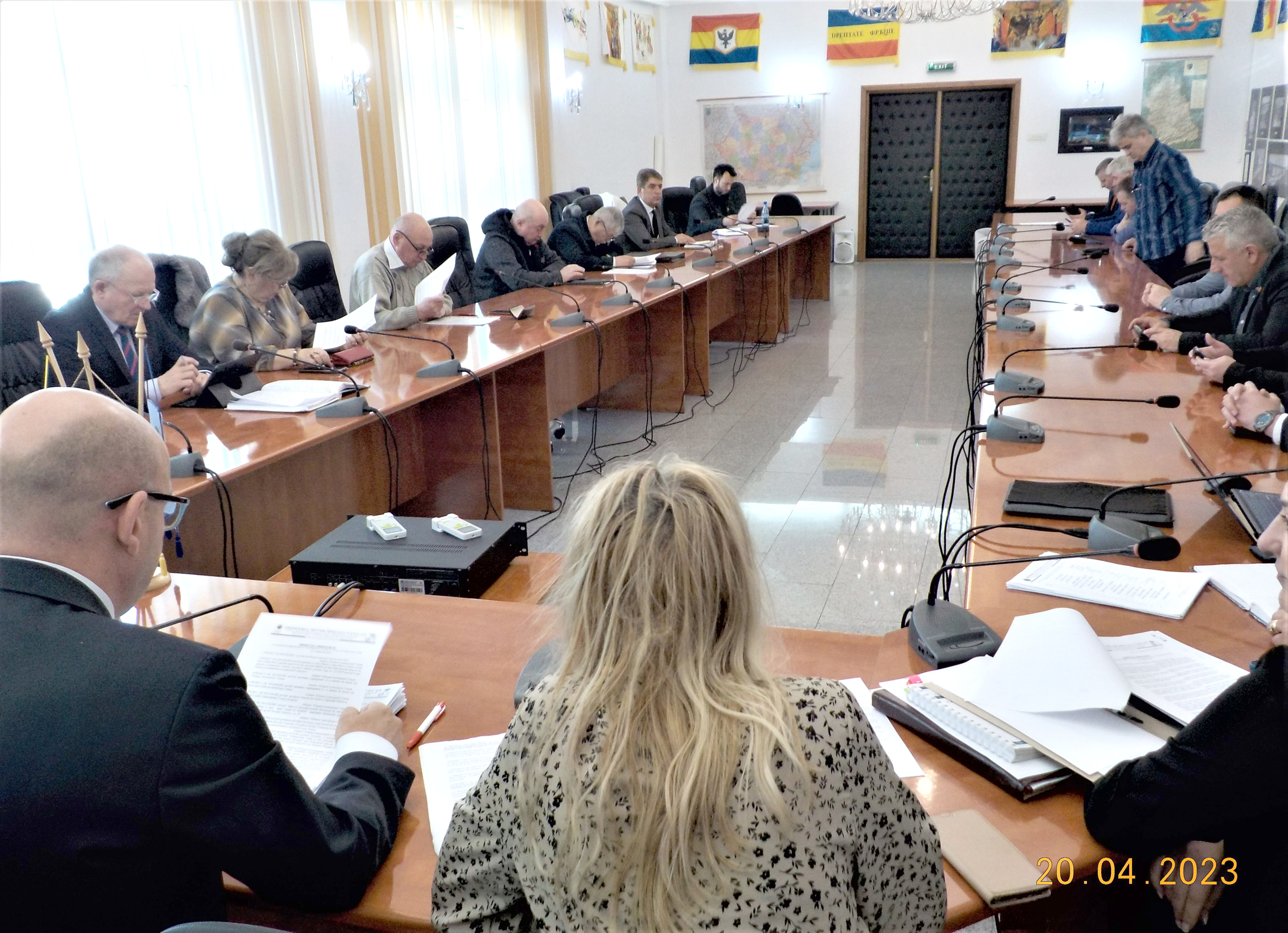 Vulcan. Incepe sa se vada saracia din bugetul local