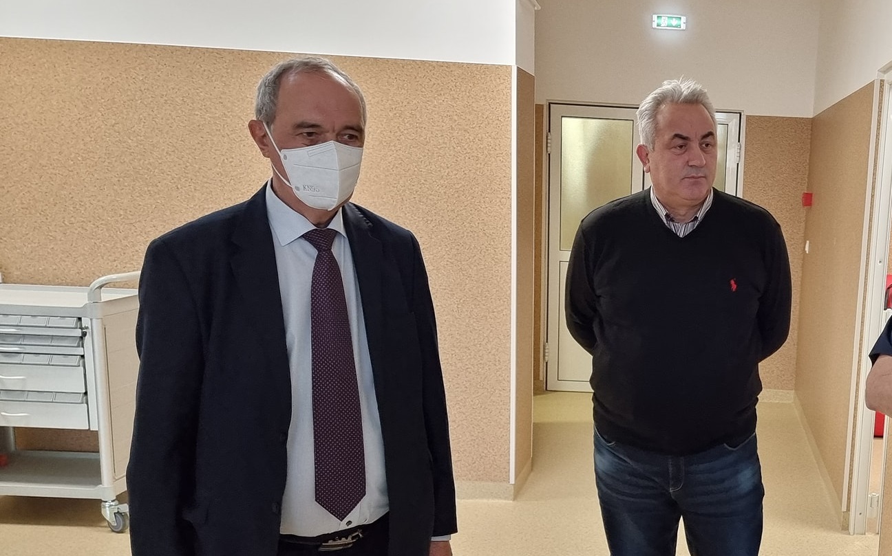 Apel la mila preacucernicului Laurentiu: / Dati bani si pentru evenimente culturale in Valea Jiului!