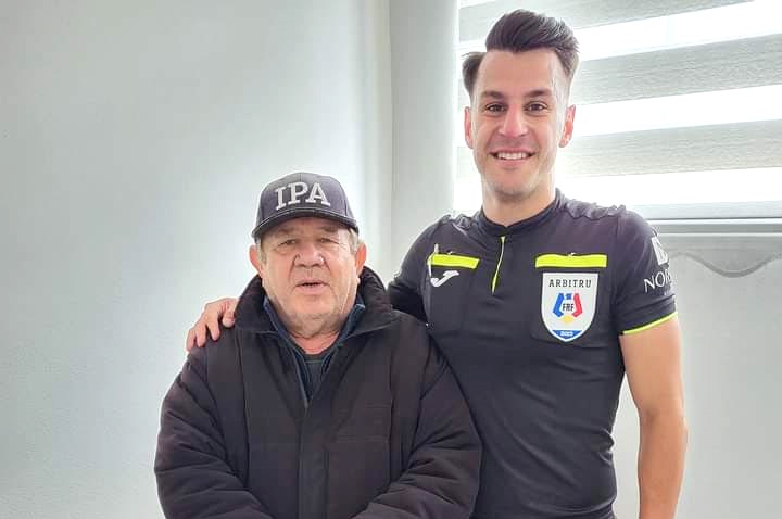 Fotbal. Liga 4. Gloria e lidera