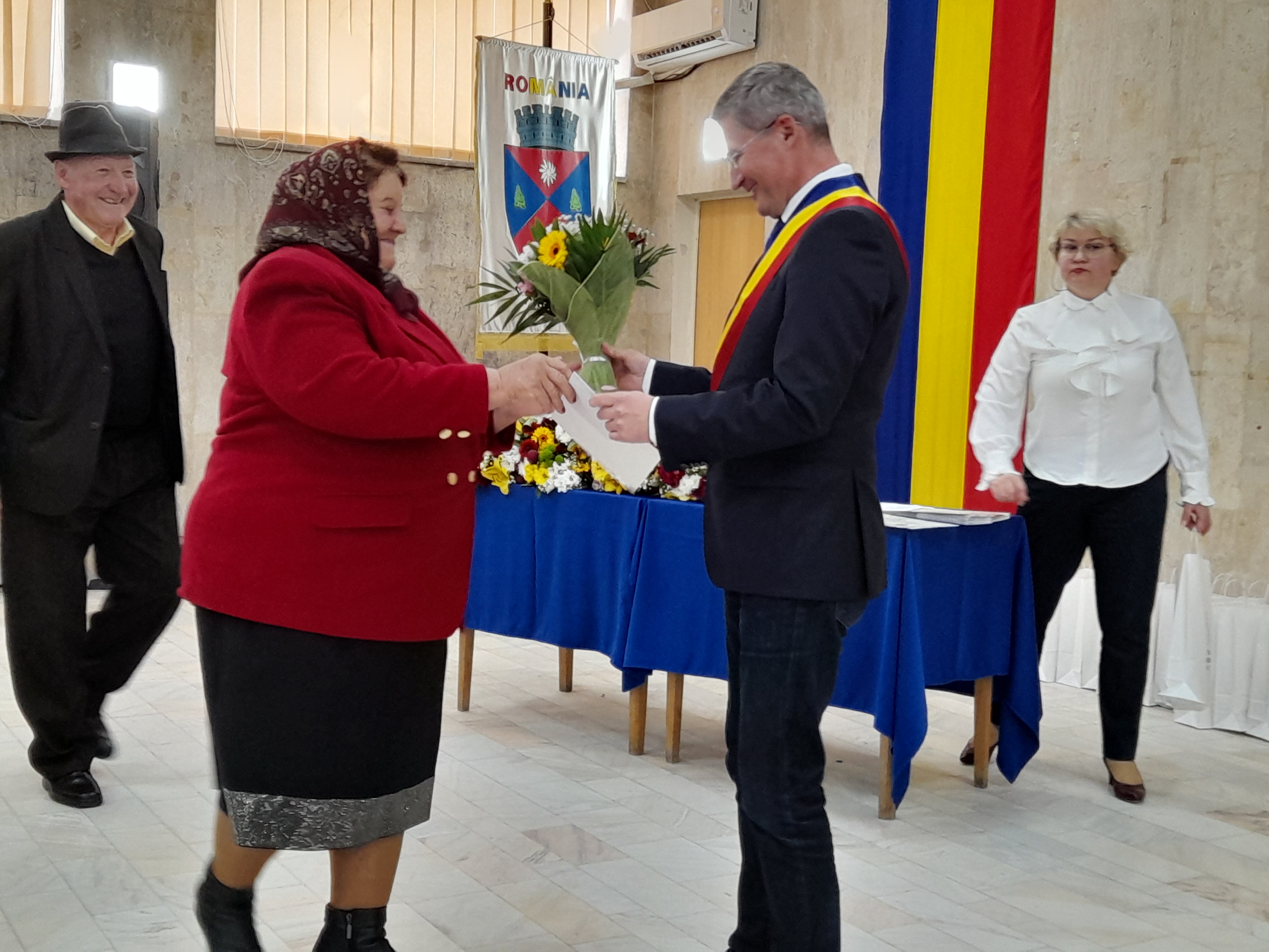 De „Ziua Familiei”. Primarul Iacob-Ridzi a premiat 20 de cupluri semicentenare si doua cupluri sexagenare