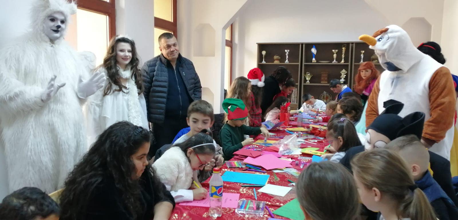 Uricani. Copii, vi se pregateste ceva frumos!