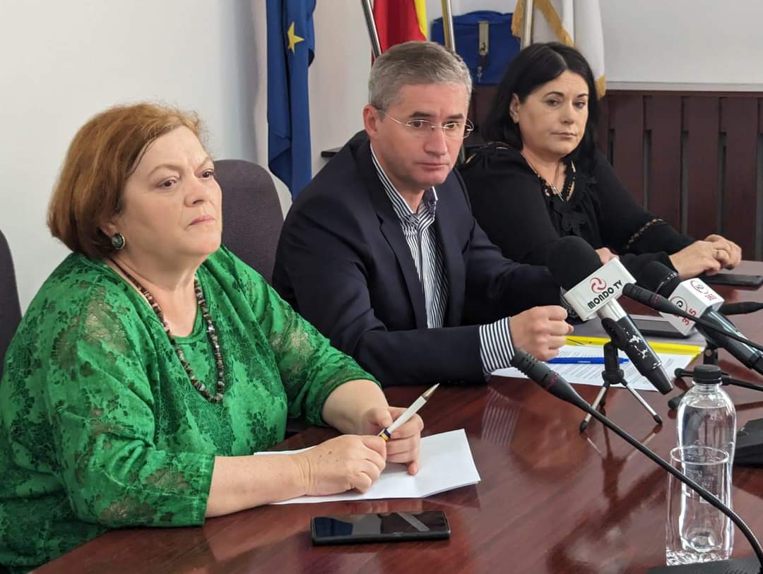 Lucica Dina Muntean, senator PNL: / Consumul de droguri in scoli, o realitate care ne da fiori
