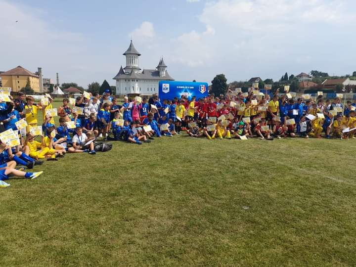 Simeria a sarbatorit fotbalul