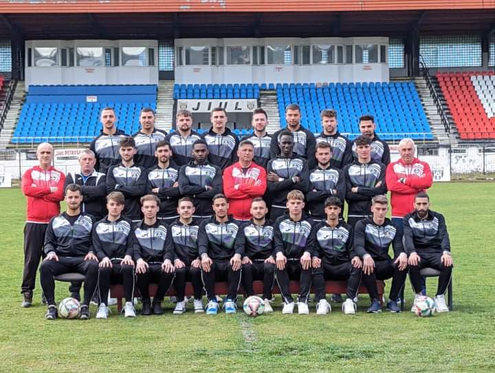Petrosani. Salariile antrenorilor si fotbalistilor de la CSM Jiul Petrosani au crescut