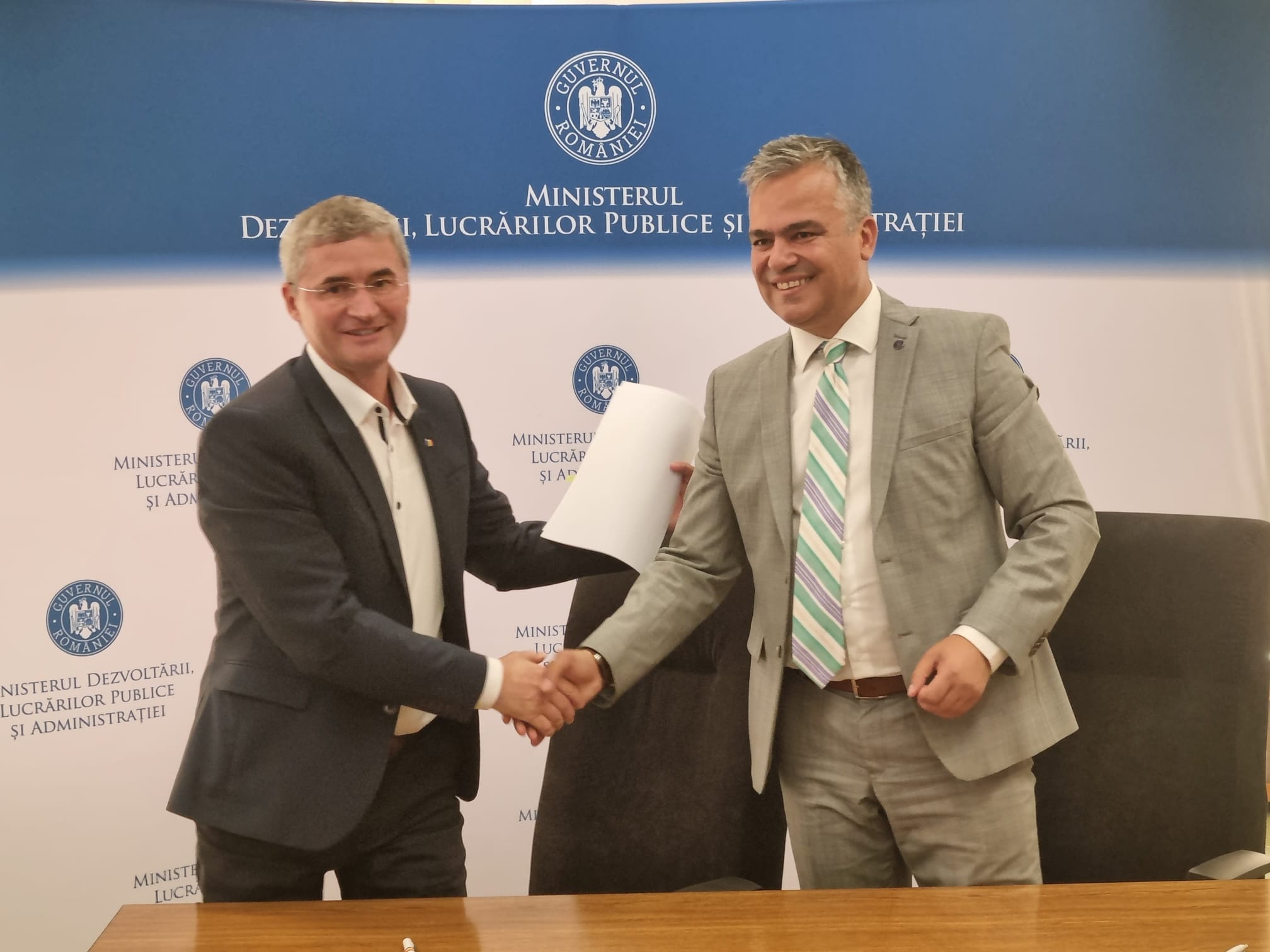 Petrosani. S-a semnat contractul de finantare pentru modernizarea strazii Soimilor