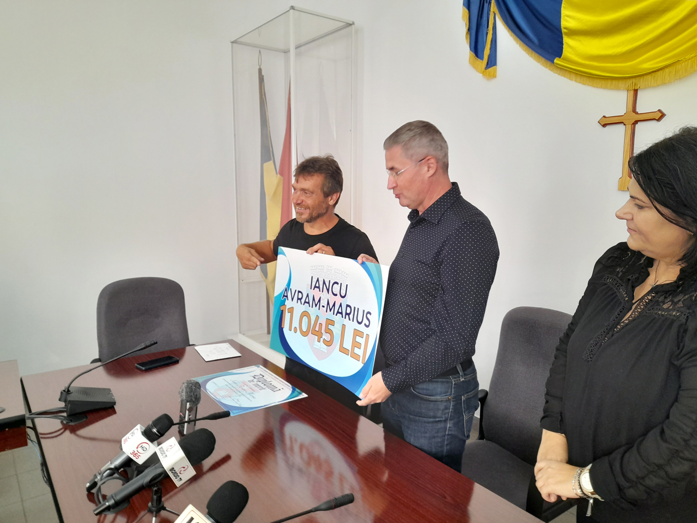 Petrosani. Primarul Tiberiu Iacob-Ridzi l-a premiat din nou pe Avram Iancu