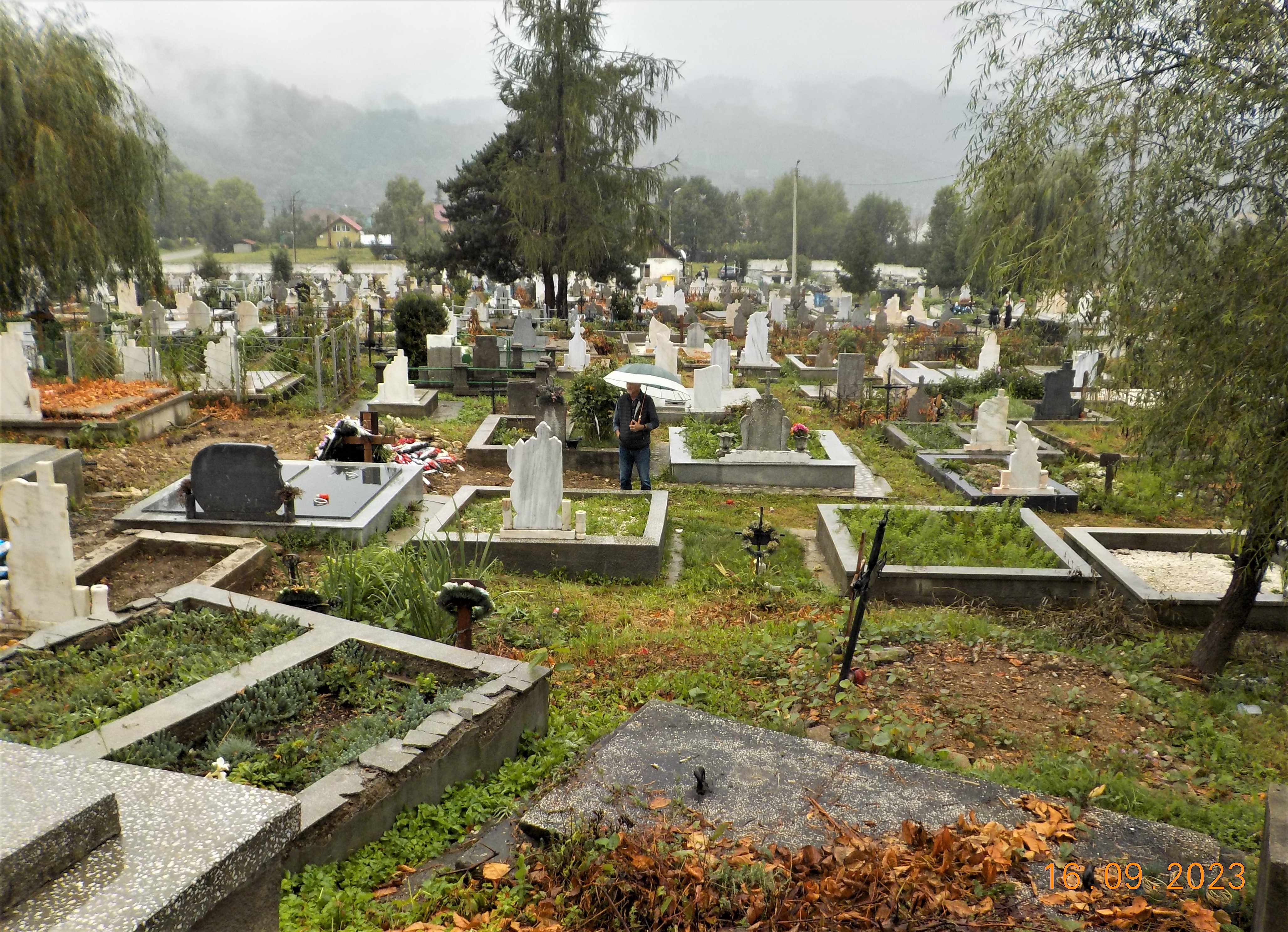 Vulcan. Se face treaba in cimitir