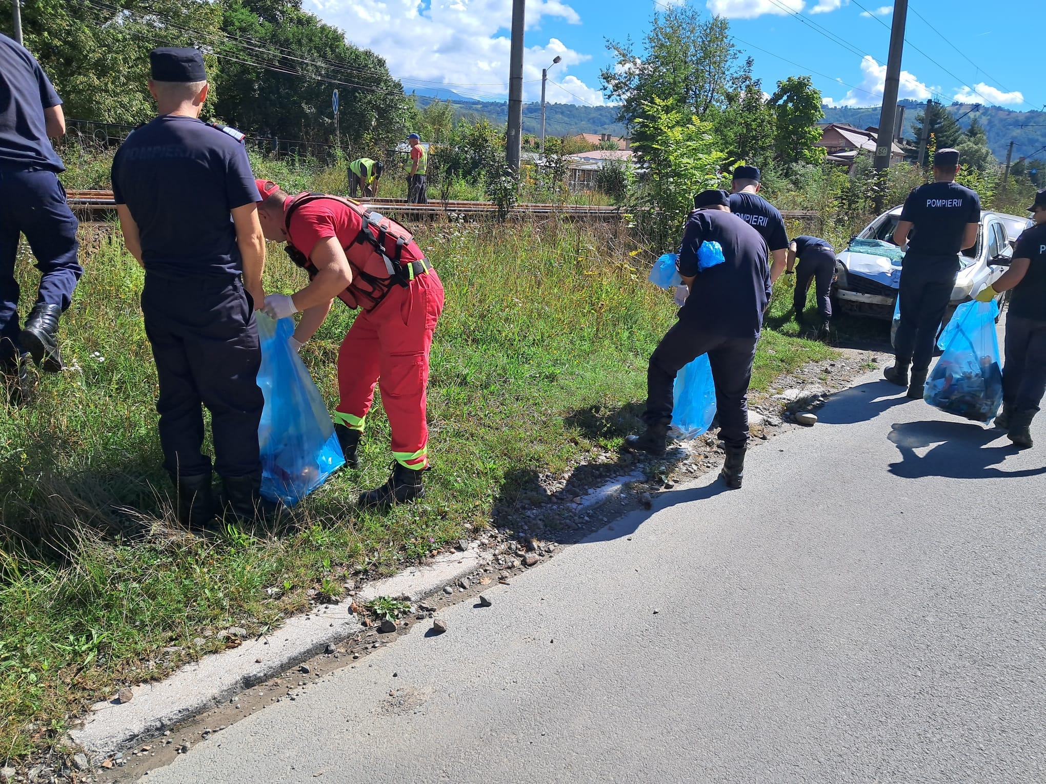 Amanata din cauza ploilor, „Ziua Curateniei Generale” s-a derulat miercuri cu succes la Petrosani