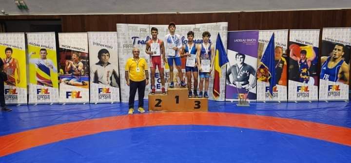 Lupte libere. Juniori U 15 Medalii nationale pentru petroseneni