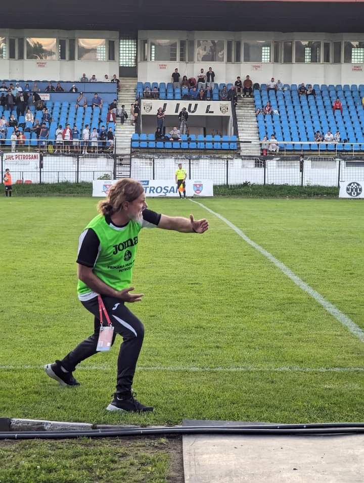Fotbal. Liga 3 Devotament in alb-negru