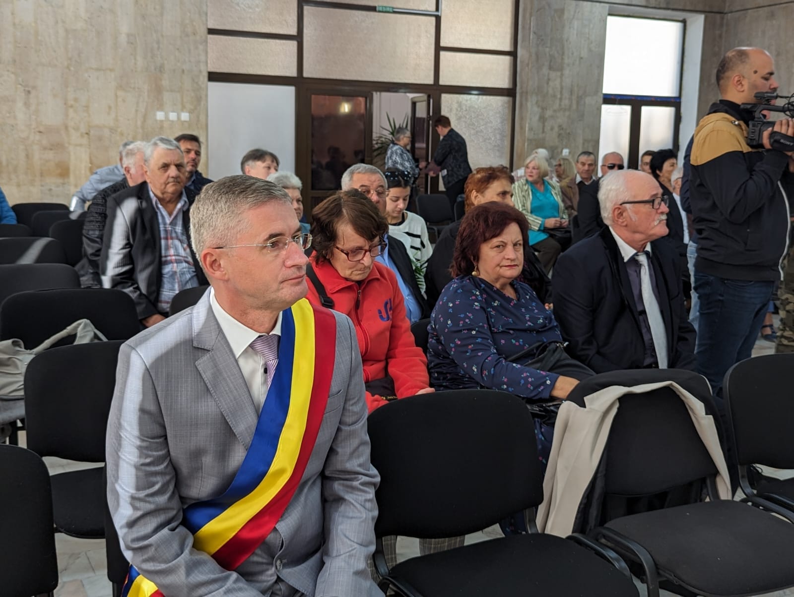 Premiate de primarul Petrosaniului, 19 cupluri cu 50 si 60 de ani de casnicie